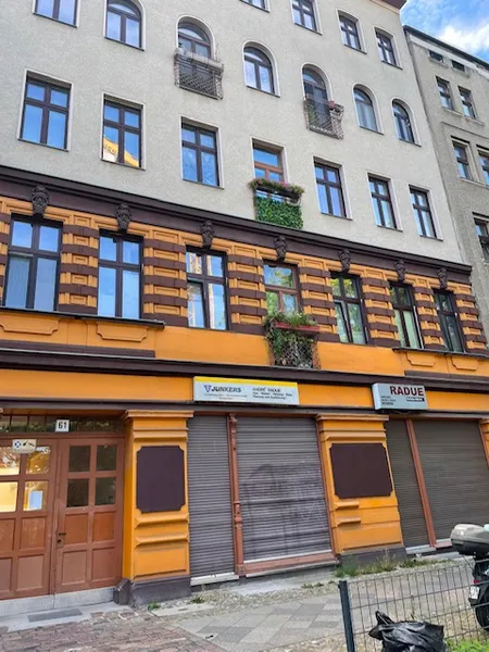Sanierte ruhige Altbauwohnung im Herzen Berlins mit Terrasse und Garten — photo 1